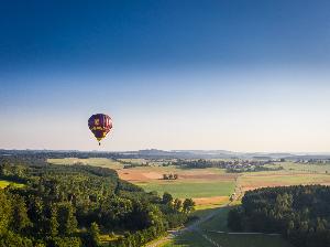 In der Schwebe: Ballonfahrt im Lautertal
