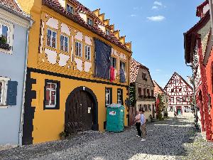 Bronzeplakette für ein Bürgerhaus in der Lange Gasse 10 in Iphofen