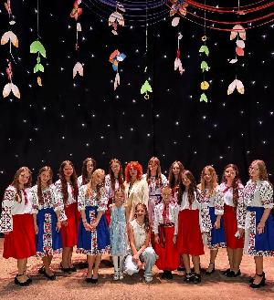 Gesungene und getanzte ukrainische Folklore