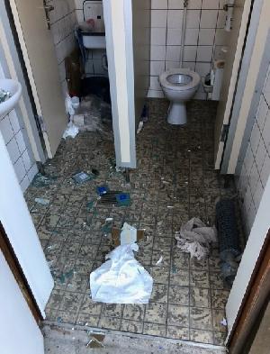 Öffentliche WC-Anlagen: Schwerer Vandalismusschaden in Günterstal