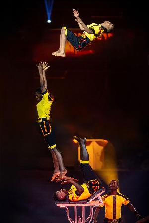 Weihnachtscircus-Artisten gewinnen in Monaco