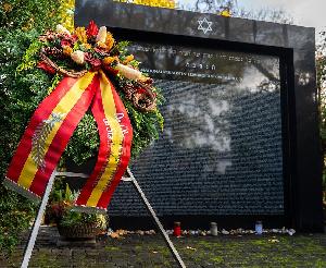 Karlsruher Friedhöfe: Gedenkfeiern und Kranzniederlegungen zum Volkstrauertag